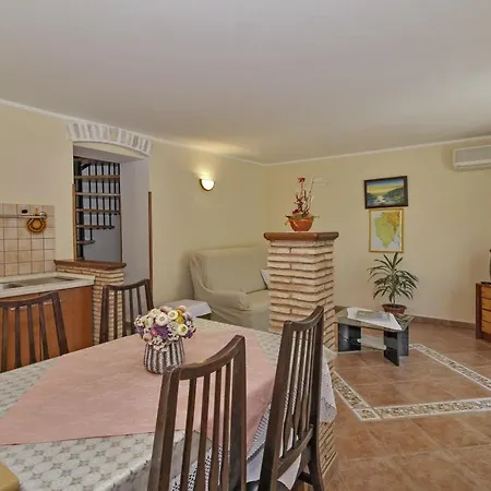 Holiday home Emma In Kanfanar
